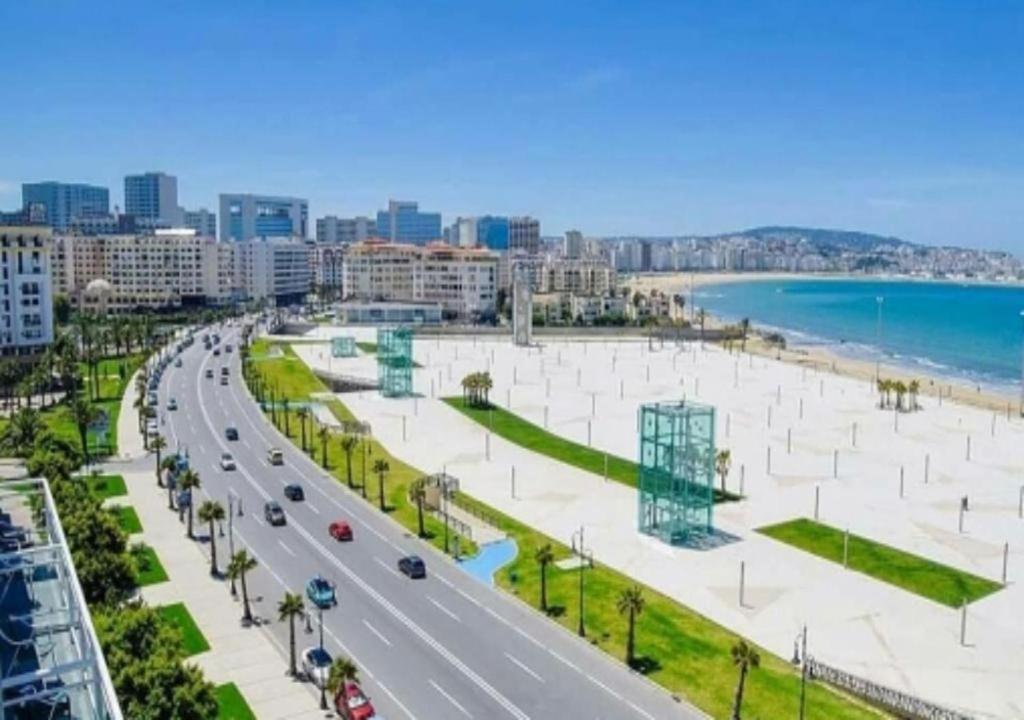 Ap 2Ch City Centre Parking En Face Hilton A Cote Du Plage Tanger Eksteriør billede